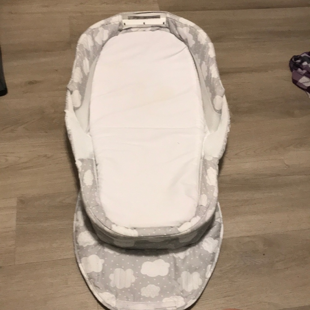 Portable baby bassinet